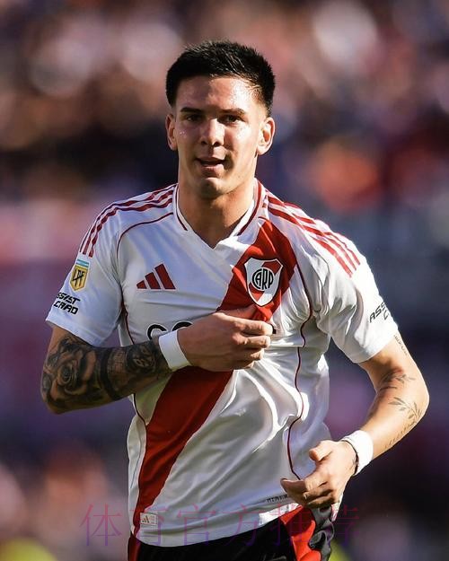 马卡:马斯坦托诺将抵达马德里 或穿9号球衣 马卡:马斯坦托诺将抵达马德里 或穿9号球衣